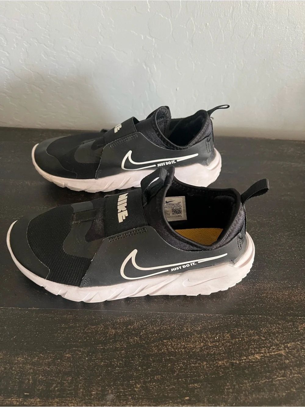 Nike kids slip